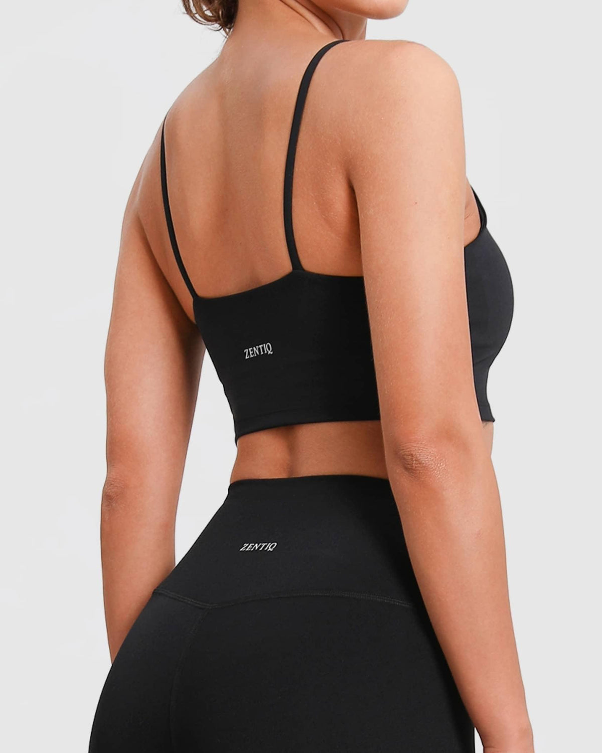 Sport-BH Square Neck stützend mit herausnehmbaren Pads – Schwarz