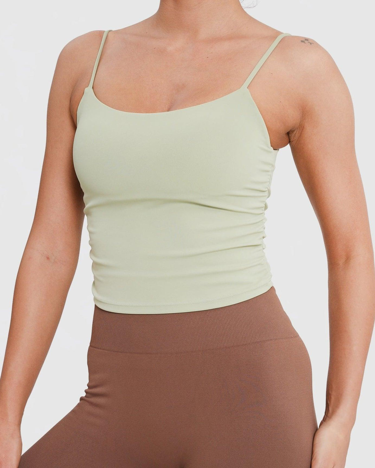 zentiq Tank Top mit U-Ausschnitt und Pads – Grün